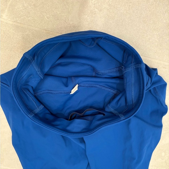 Lululemon Base Pace High-Rise Tight 25" in Symphony Blue Size 2 - Picture 4 of 11